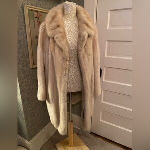 Vintage blonde/ Cream Mink Fur Coat mid length Hahne & Company